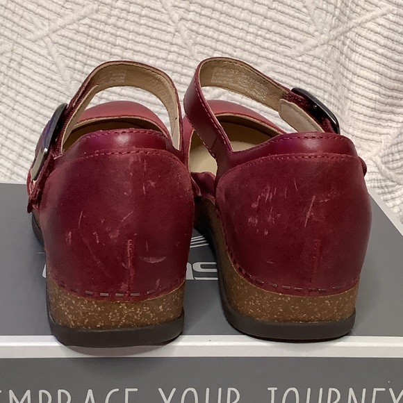 Dansko Mae Red Leather Mary Jane Clogs Comfort Shoes Adjustable Buckle Strap - Picture 11 of 14